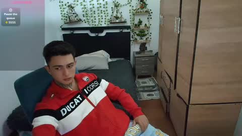 santi_ss online show from April 25, 1:41 am