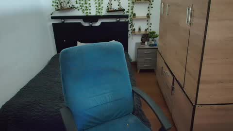 Snapshot of santi_ss chatting on May 13, 1:03 am santi_ss online show from May 13, 1:03 am