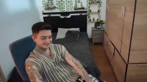 Snapshot of santi_ss chatting on May 13, 3:31 pm santi_ss online show from May 13, 3:31 pm