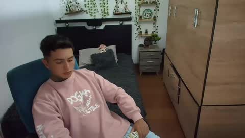 Snapshot of santi_ss chatting on May 30, 11:24 pm santi_ss online show from May 30, 11:24 pm