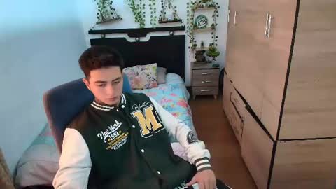 Snapshot of santi_ss chatting on June 30, 3:02 pm santi_ss online show from June 30, 3:02 pm