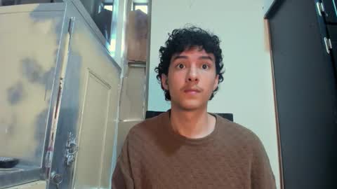 santi_twink19 online show from November 12, 8:19 pm