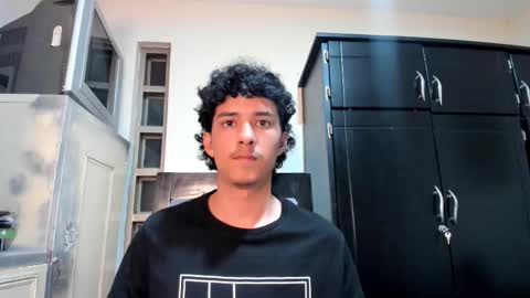 Snapshot of santi_twink19 chatting on February 3, 6:22 am santi_twink19 online show from February 3, 6:22 am