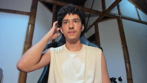 Snapshot of santi_twink19 chatting on February 12, 3:12 am santi_twink19 online show from February 12, 3:12 am