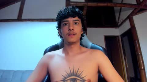 Snapshot of santi_twink19 chatting on February 23, 3:04 am santi_twink19 online show from February 23, 3:04 am