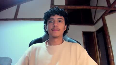 Snapshot of santi_twink19 chatting on March 2, 5:08 am santi_twink19 online show from March 2, 5:08 am