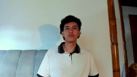 Snapshot of santi_twink19 chatting on June 2, 1:02 pm santi_twink19 online show from June 2, 1:02 pm