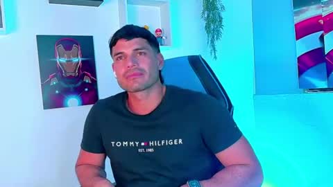 Snapshot of santiago_santii chatting on August 5, 11:06 pm Santi online show from August 5, 11:06 pm