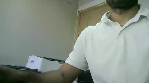 Snapshot of santiagooficial18 chatting on January 24, 6:46 pm Santiago online show from January 24, 6:46 pm