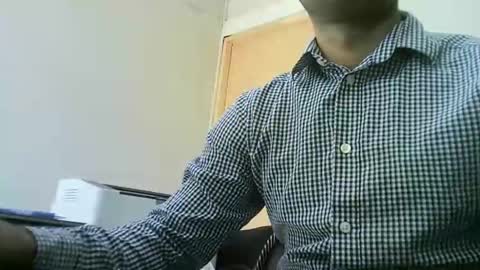 Snapshot of santiagooficial18 chatting on January 27, 2:35 pm Santiago online show from January 27, 2:35 pm