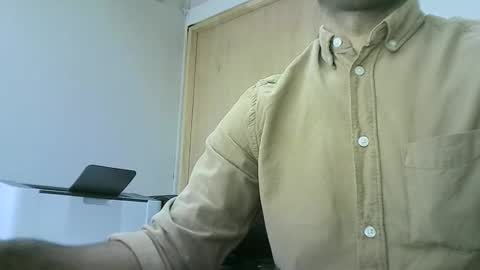 Snapshot of santiagooficial18 chatting on March 10, 6:01 pm Santiago online show from March 10, 6:01 pm