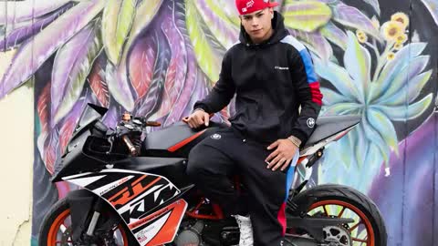 Santi Reyes online show from February 1, 4:00 am