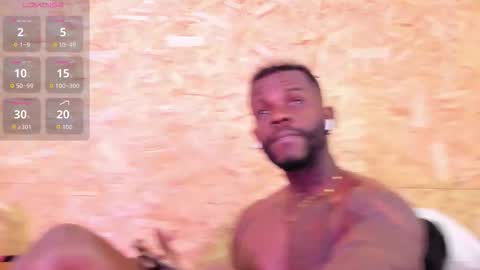 Snapshot of santiblack7 chatting on November 20, 2:12 am Santi online show from November 20, 2:12 am