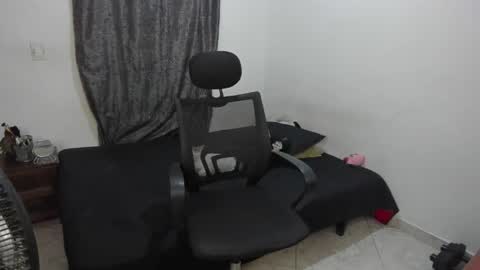 Julius Novachrono  online show from April 29, 5:22 am