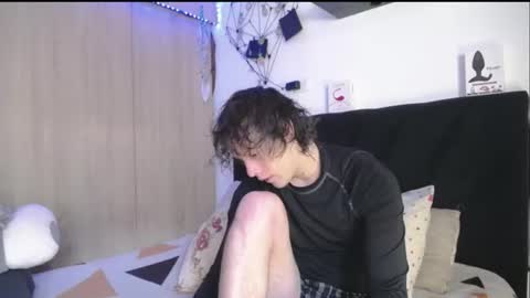 Snapshot of santii_rose chatting on June 24, 12:04 pm Santii online show from June 24, 12:04 pm
