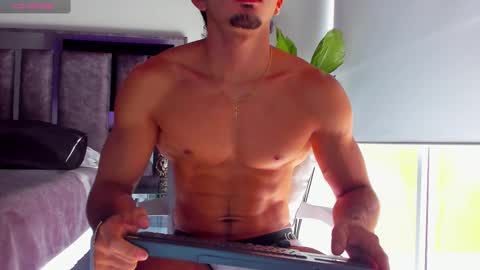 Santiago Seans online show from November 19, 1:44 pm