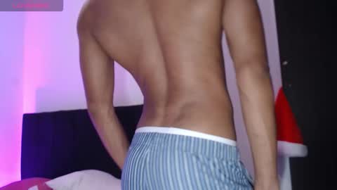 Snapshot of santinaugthy chatting on December 14, 6:08 am santi online show from December 14, 6:08 am