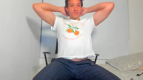 Snapshot of santitoerick_ chatting on May 22, 4:52 am Erick Santos online show from May 22, 4:52 am