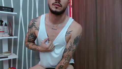 Santy Torres online show from November 5, 3:17 am