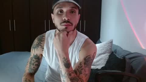 Snapshot of santti_torres chatting on May 22, 4:19 am Santy Torres online show from May 22, 4:19 am