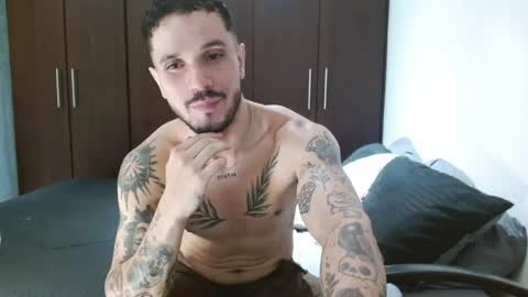 Snapshot of santti_torres chatting on June 10, 5:50 am Santy Torres online show from June 10, 5:50 am
