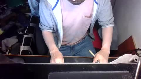 Snapshot of santuronvargas chatting on November 30, 7:56 am santuronvargas online show from November 30, 7:56 am