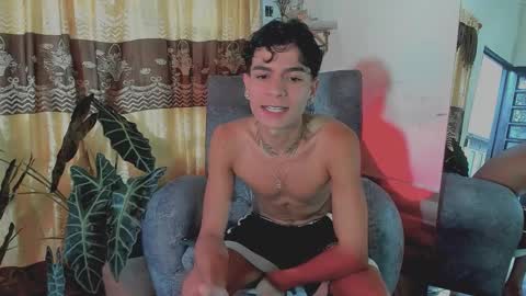 Snapshot of santy_0908 chatting on November 20, 10:09 pm santy online show from November 20, 10:09 pm