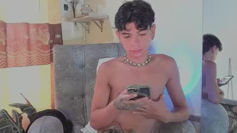 Snapshot of santy_0908 chatting on November 25, 3:56 pm santy online show from November 25, 3:56 pm