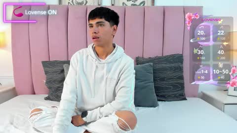 Santiago Carrington online show from March 12, 8:59 pm