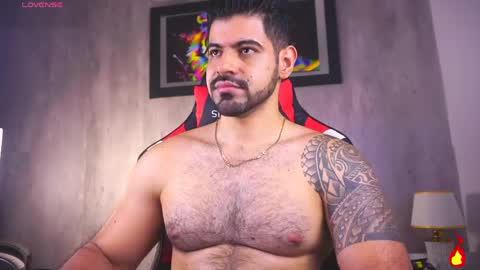santiago online show from April 26, 1:31 pm