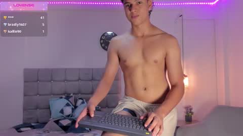 santy_stump online show from September 17, 9:27 pm