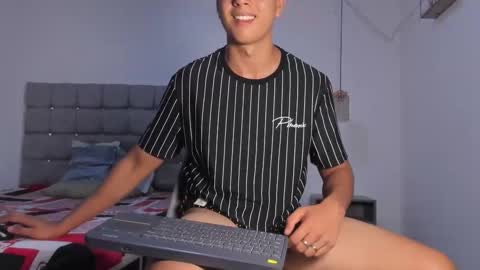 santy_stump online show from March 8, 2:04 am