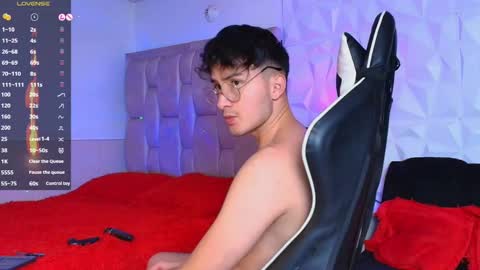 Santyago online show from December 10, 11:40 pm