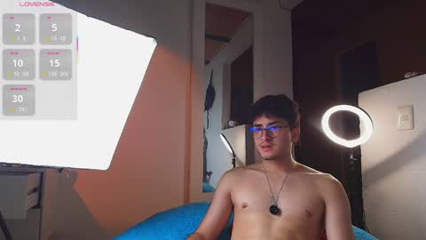 Snapshot of santyago_taylor chatting on May 19, 1:56 am Santyago online show from May 19, 1:56 am