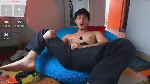 Snapshot of santyago_taylor chatting on June 16, 10:01 pm Santyago online show from June 16, 10:01 pm