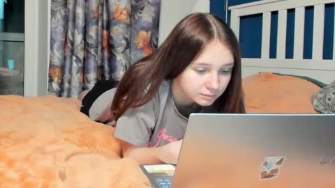 santythousand online show from December 18, 6:36 pm