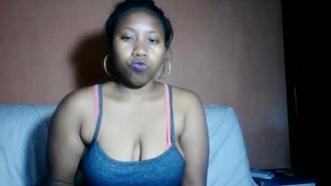 Snapshot of sanyah513 chatting on May 13, 8:01 am sanya online show from May 13, 8:01 am