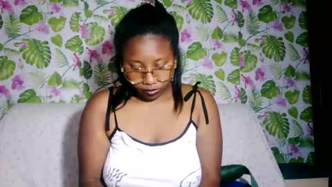 Snapshot of sanyah513 chatting on May 20, 5:57 am sanya online show from May 20, 5:57 am