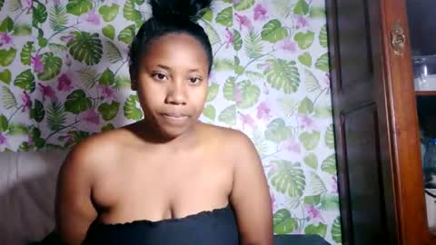 Snapshot of sanyah513 chatting on June 2, 7:32 am sanya online show from June 2, 7:32 am