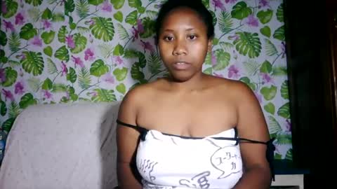 Snapshot of sanyah513 chatting on June 15, 1:46 pm sanya online show from June 15, 1:46 pm