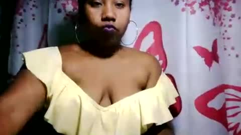 Snapshot of sanyah513 chatting on July 1, 6:29 pm sanya online show from July 1, 6:29 pm