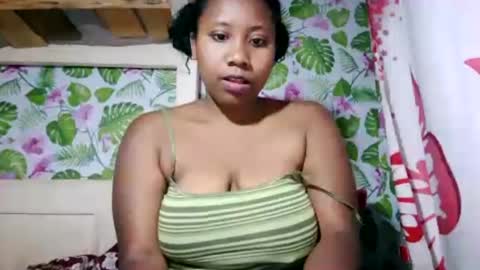Snapshot of sanyah513 chatting on July 25, 10:35 am sanya online show from July 25, 10:35 am