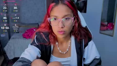 Snapshot of saphiire_ chatting on June 16, 2:19 pm saphi online show from June 16, 2:19 pm