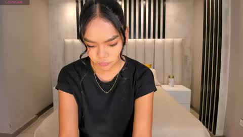 Saphira James online show from May 28, 2:20 am