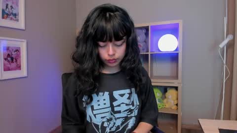 saphyralux online show from May 6, 9:31 pm