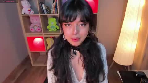 Snapshot of saphyralux chatting on June 20, 10:23 pm saphyralux online show from June 20, 10:23 pm