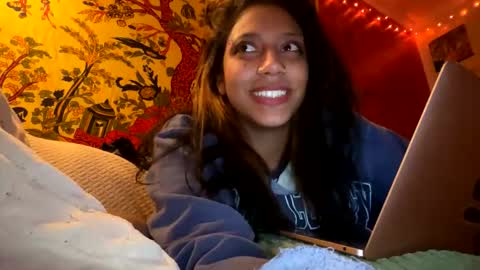 Snapshot of sapphire_honest chatting on November 29, 11:30 pm sapphire online show from November 29, 11:30 pm