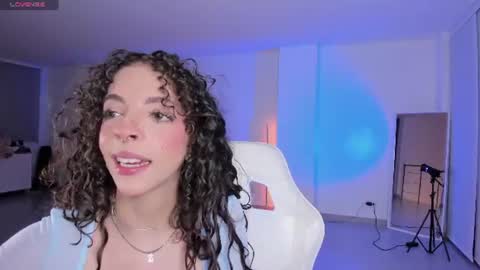 Snapshot of sapphire_venus chatting on June 15, 12:57 am Valerin online show from June 15, 12:57 am