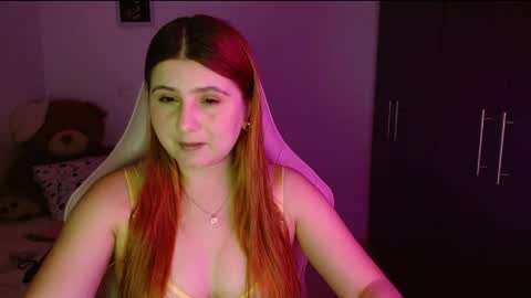 Snapshot of sara_160 chatting on April 9, 11:43 pm sara_160 online show from April 9, 11:43 pm