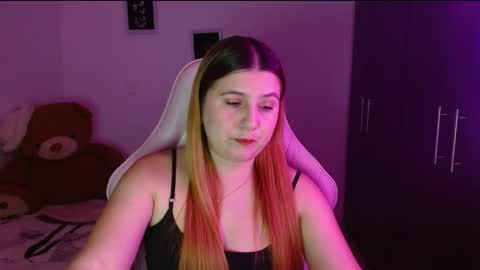 Snapshot of sara_160 chatting on May 7, 11:54 pm sara_160 online show from May 7, 11:54 pm